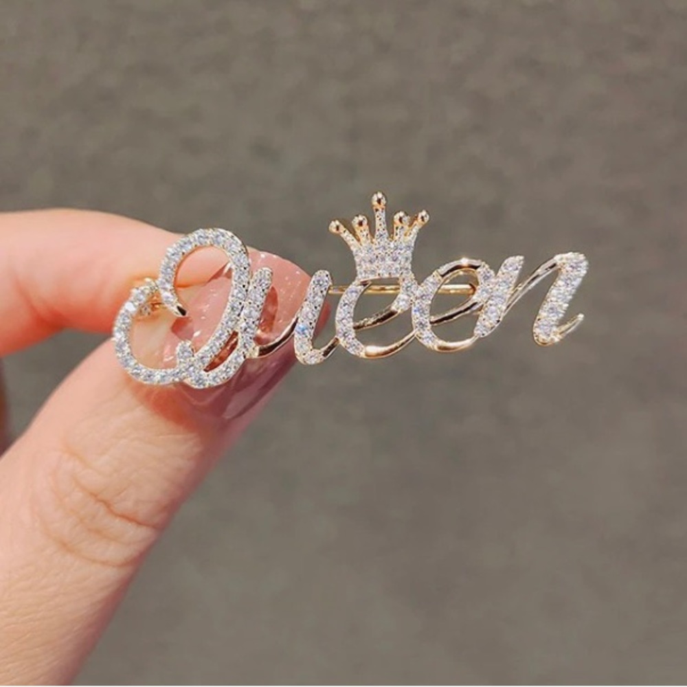 NWT Queen and Crown Pin Brooch from The King Kouture Gold White Rhinestones